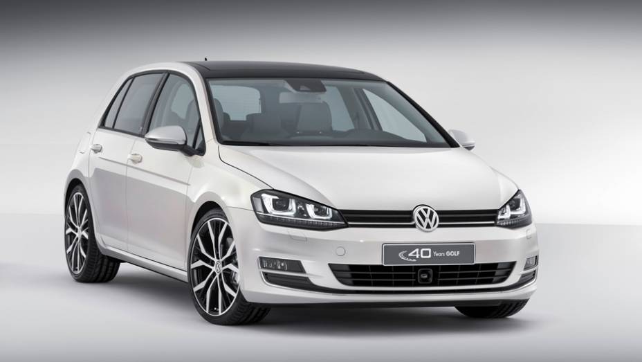 A VW lan&ccedil;ou em Pequim, o Golf Edition, modelo que comemora o 40&ordm; anivers&aacute;rio do Golf. | <a href="https://preprod.quatrorodas.abril.com.br/noticias/saloes/pequim-2014/vw-lanca-golf-edition-concept-pequim-780411.shtml" rel="migration">Leia mais</a>