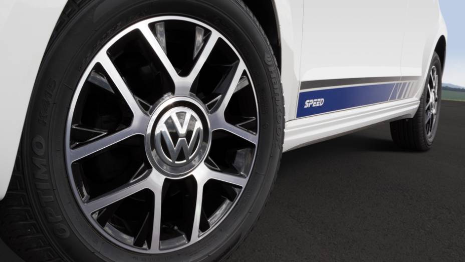 As rodas de liga leve de 15 polegadas também equipam apenas a versão Speed | <a href="https://preprod.quatrorodas.abril.com.br/carros/impressoes/volkswagen-up-tsi-890180.shtml" target="_blank" rel="migration">Leia mais</a>