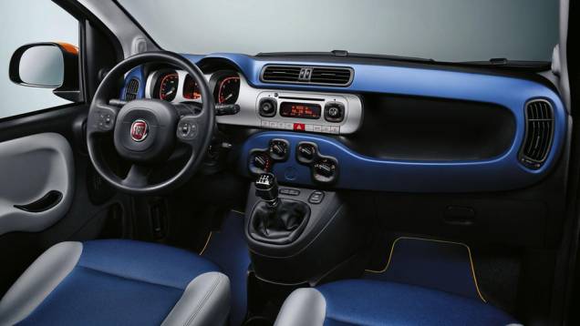 Interior é cheio de cores, com direito até a painel azulado | <a href="https://preprod.quatrorodas.abril.com.br/noticias/saloes/genebra-2015/fiat-lanca-panda-k-way-840842.shtml" rel="migration">Leia mais</a> Interior é cheio de cores, com direito até a painel azulado | <a href="https://preprod.quatrorodas.abril.com.br/noticias/saloes/genebra-2015/fiat-lanca-panda-k-way-840842.shtml" rel="migration">Leia mais</a>