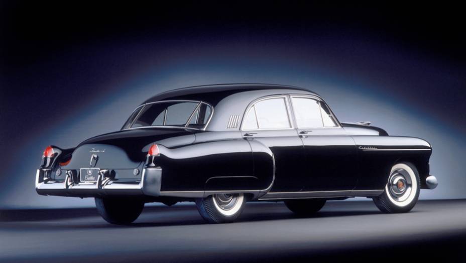 Cadillac Sixty Special: Clássico de 38, ele voltou dez anos depois com as primeiras barbatanas, como parte da linha Fleetwood. Mas dificilmente algum americano vá reconhecê-lo como uma versão desse modelo Cadillac Sixty Special: Clássico de 38, ele voltou dez anos depois com as primeiras barbatanas, como parte da linha Fleetwood. Mas dificilmente algum americano vá reconhecê-lo como uma versão desse modelo