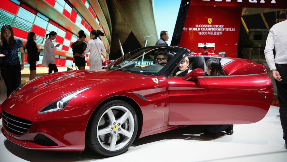 Ferrari California T | <a href="https://preprod.quatrorodas.abril.com.br/noticias/saloes/pequim-2014/l" rel="migration">Leia mais</a>