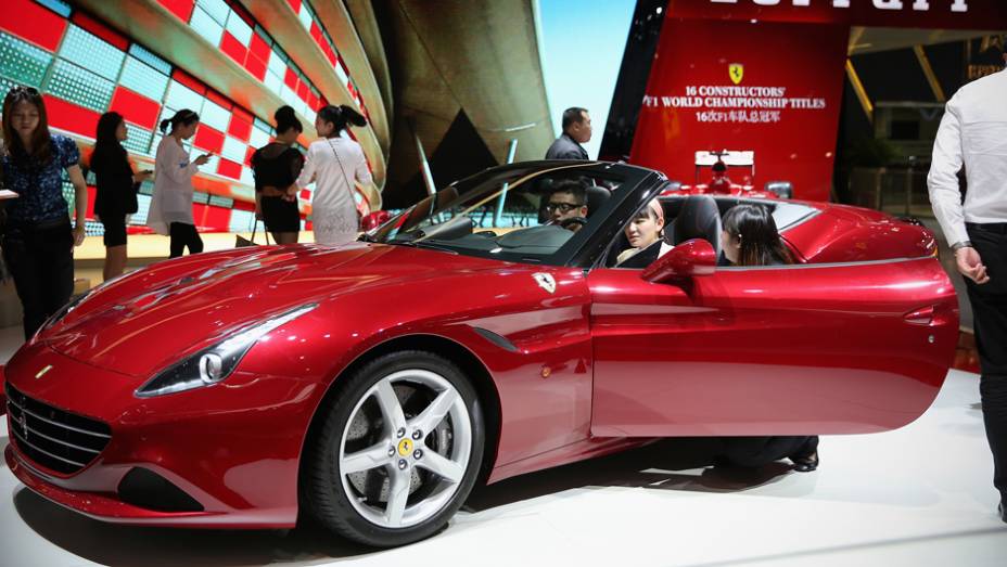 Ferrari California T | <a href="https://preprod.quatrorodas.abril.com.br/noticias/saloes/pequim-2014/l" rel="migration">Leia mais</a> Ferrari California T | <a href="https://preprod.quatrorodas.abril.com.br/noticias/saloes/pequim-2014/l" rel="migration">Leia mais</a>
