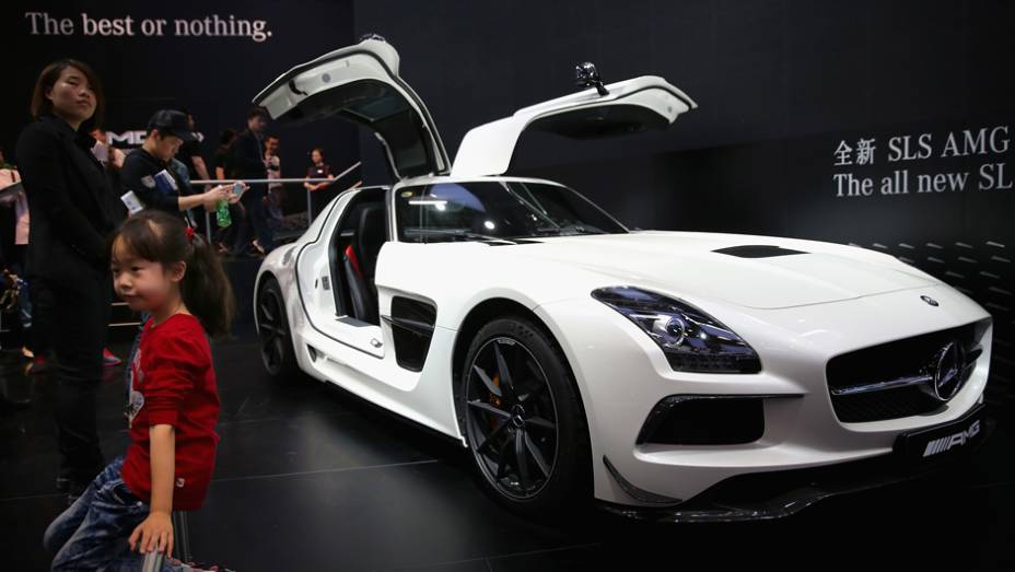Mercedes-Benz SLS AMG | <a href="https://preprod.quatrorodas.abril.com.br/noticias/saloes/pequim-2014/l" rel="migration">Leia mais</a> Mercedes-Benz SLS AMG | <a href="https://preprod.quatrorodas.abril.com.br/noticias/saloes/pequim-2014/l" rel="migration">Leia mais</a>