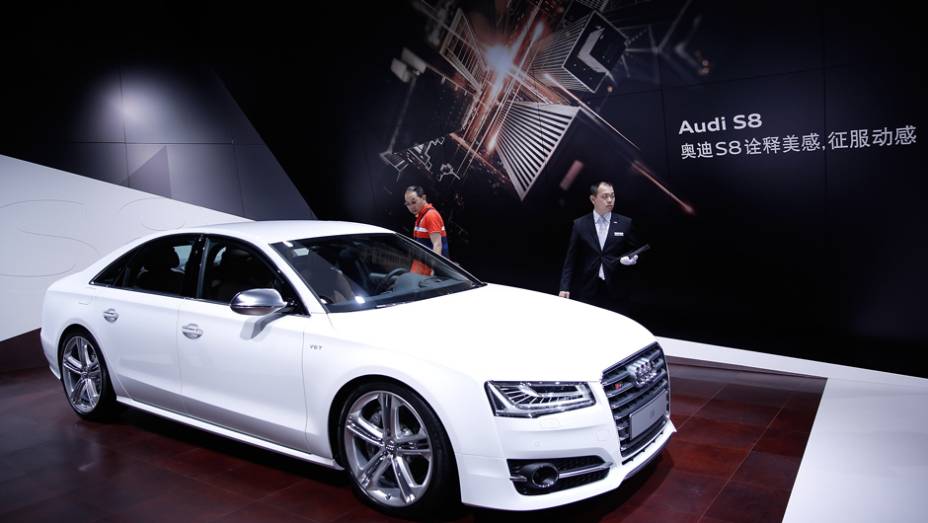 Audi S8 | <a href="https://preprod.quatrorodas.abril.com.br/noticias/saloes/pequim-2014/l" rel="migration">Leia mais</a> Audi S8 | <a href="https://preprod.quatrorodas.abril.com.br/noticias/saloes/pequim-2014/l" rel="migration">Leia mais</a>