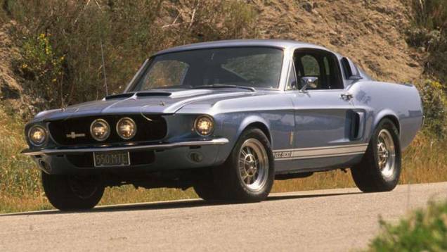 As versões nervosas preparadas pela equipe de Caroll Shelby surgiram já em 1965, e rapidamente conquistaram uma legião de fãs; na foto, um Shelby GT 500 1967 As versões nervosas preparadas pela equipe de Caroll Shelby surgiram já em 1965, e rapidamente conquistaram uma legião de fãs; na foto, um Shelby GT 500 1967