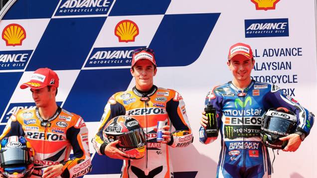 Márquez larga pela 13ª vez na pole. Pedrosa e Lorenzo largam ao lado do espanhol. | <a href="https://preprod.quatrorodas.abril.com.br/moto/noticias/motogp-marquez-crava-pole-malasia-807785.shtml" rel="migration">Leia mais</a> Márquez larga pela 13ª vez na pole. Pedrosa e Lorenzo largam ao lado do espanhol. | <a href="https://preprod.quatrorodas.abril.com.br/moto/noticias/motogp-marquez-crava-pole-malasia-807785.shtml" rel="migration">Leia mais</a>