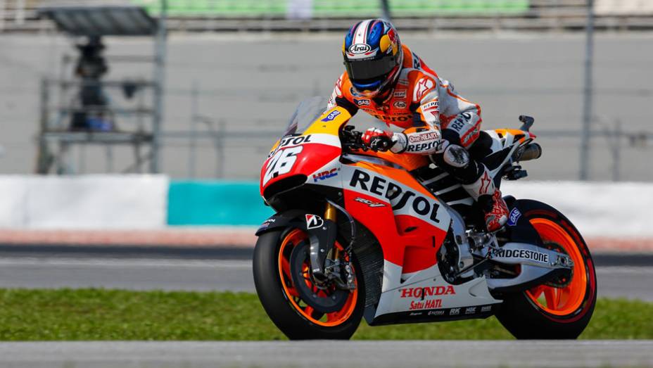 Pedrosa briga pela segunda posição e larga em segundo. | <a href="https://preprod.quatrorodas.abril.com.br/moto/noticias/motogp-marquez-crava-pole-malasia-807785.shtml" rel="migration">Leia mais</a>