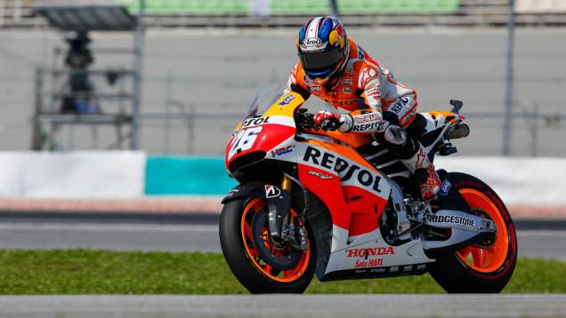 Pedrosa briga pela segunda posição e larga em segundo. | <a href="https://preprod.quatrorodas.abril.com.br/moto/noticias/motogp-marquez-crava-pole-malasia-807785.shtml" rel="migration">Leia mais</a> Pedrosa briga pela segunda posição e larga em segundo. | <a href="https://preprod.quatrorodas.abril.com.br/moto/noticias/motogp-marquez-crava-pole-malasia-807785.shtml" rel="migration">Leia mais</a>