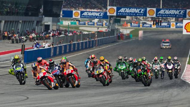 Momento da largada do Gp da Malásia | <a href="https://preprod.quatrorodas.abril.com.br/moto/noticias/motogp-marquez-vence-pela-12a-vez-807821.shtml" rel="migration">Leia mais</a> Momento da largada do Gp da Malásia | <a href="https://preprod.quatrorodas.abril.com.br/moto/noticias/motogp-marquez-vence-pela-12a-vez-807821.shtml" rel="migration">Leia mais</a>