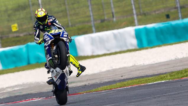 Rossi é segundo e vice líder da classificação | <a href="https://preprod.quatrorodas.abril.com.br/moto/noticias/motogp-marquez-vence-pela-12a-vez-807821.shtml" rel="migration">Leia mais</a> Rossi é segundo e vice líder da classificação | <a href="https://preprod.quatrorodas.abril.com.br/moto/noticias/motogp-marquez-vence-pela-12a-vez-807821.shtml" rel="migration">Leia mais</a>