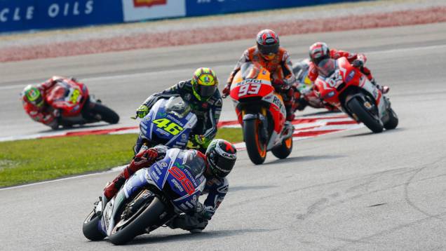 Lorenzo liderou no começo, mas terminou em terceiro | <a href="https://preprod.quatrorodas.abril.com.br/moto/noticias/motogp-marquez-vence-pela-12a-vez-807821.shtml" rel="migration">Leia mais</a> Lorenzo liderou no começo, mas terminou em terceiro | <a href="https://preprod.quatrorodas.abril.com.br/moto/noticias/motogp-marquez-vence-pela-12a-vez-807821.shtml" rel="migration">Leia mais</a>