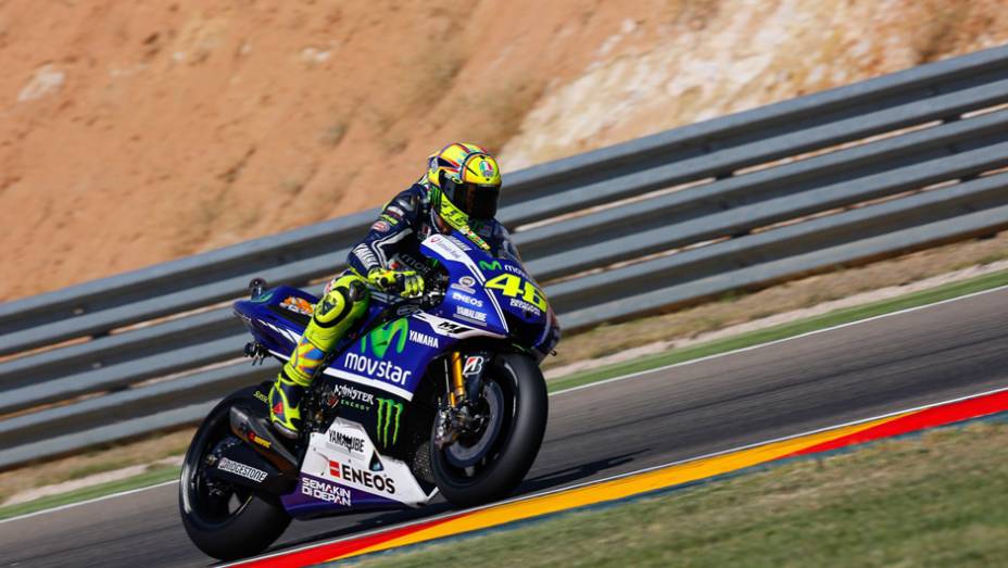 Valentino Rossi completa a segunda fila | <a href="https://preprod.quatrorodas.abril.com.br/moto/noticias/motogp-marquez-crava-11a-pole-ano-802760.shtml" rel="migration">Leia mais</a>