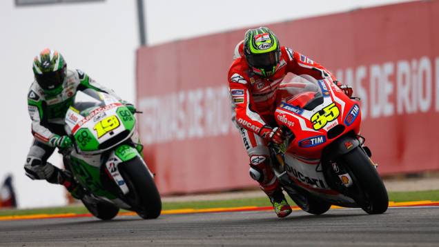 Cal Crutchlow fez grande prova e foi ao pódio | <a href="https://preprod.quatrorodas.abril.com.br/moto/noticias/lorenzo-vence-prova-numero-800-motogp-802800.shtml" rel="migration">Leia mais</a> Cal Crutchlow fez grande prova e foi ao pódio | <a href="https://preprod.quatrorodas.abril.com.br/moto/noticias/lorenzo-vence-prova-numero-800-motogp-802800.shtml" rel="migration">Leia mais</a>