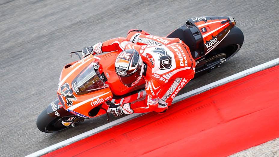 Andrea Dovizioso levou a Ducati ao oitavo lugar | <a href="https://preprod.quatrorodas.abril.com.br/moto/noticias/motogp-polemica-marquez-vence-aragon-755576.shtml" rel="migration">Leia mais</a>