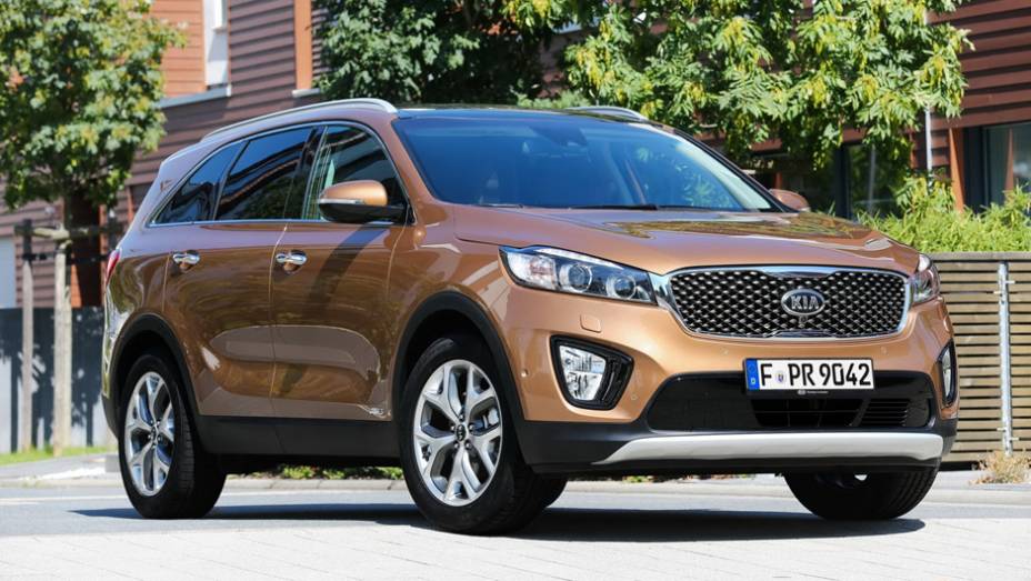 O novo Sorento será uma das novidades da Kia para o Salão de Paris | <a href="https://preprod.quatrorodas.abril.com.br/noticias/saloes/paris-2014/kia-sorento-sera-apresentado-salao-paris-798452.shtmll" rel="migration">Leia mais</a>