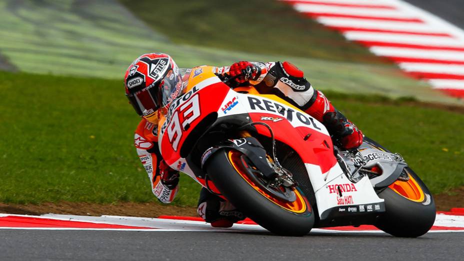 Marc Márquez venceu a 11ª corrida na temporada | <a href="https://preprod.quatrorodas.abril.com.br/moto/noticias/marquez-batalha-lorenzo-vence-gp-inglaterra-798447.shtml" rel="migration">Leia mais</a>