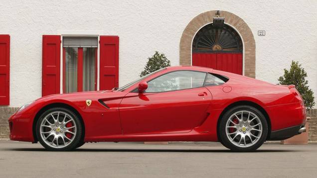 O motor 6.0 V12 entrega 612 cv, fazendo do esportivo a Ferrari mais potente já produzida na história | <a href="https://preprod.quatrorodas.abril.com.br/carros/impressoes/conteudo_166081.shtml" rel="migration">Leia mais</a> O motor 6.0 V12 entrega 612 cv, fazendo do esportivo a Ferrari mais potente já produzida na história | <a href="https://preprod.quatrorodas.abril.com.br/carros/impressoes/conteudo_166081.shtml" rel="migration">Leia mais</a>