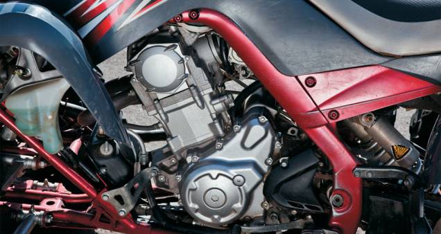 Cilindro de 686 cc e quadro tubular reforçado. Cilindro de 686 cc e quadro tubular reforçado.