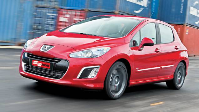 O nosso 308 terá o logotipo direto na lataria, sem a moldura cromada. | <a href="https://preprod.quatrorodas.abril.com.br/carros/impressoes/peugeot-308-gti-650365.shtml" target="_blank" rel="migration">Leia mais</a> O nosso 308 terá o logotipo direto na lataria, sem a moldura cromada. | <a href="https://preprod.quatrorodas.abril.com.br/carros/impressoes/peugeot-308-gti-650365.shtml" target="_blank" rel="migration">Leia mais</a>