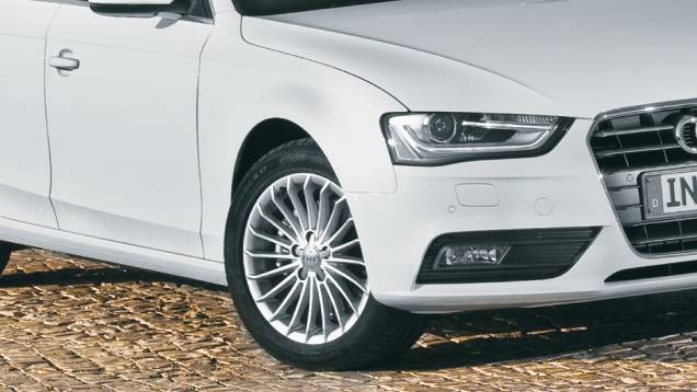 Os faróis principais incorporam as fileiras de leds... | <a href="https://preprod.quatrorodas.abril.com.br/carros/impressoes/audi-a4-676515.shtml" rel="migration">Leia mais</a> Os faróis principais incorporam as fileiras de leds... | <a href="https://preprod.quatrorodas.abril.com.br/carros/impressoes/audi-a4-676515.shtml" rel="migration">Leia mais</a>