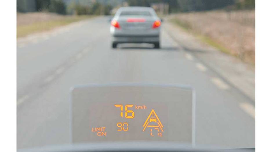 Head-up display como no 3008 | <a href="https://preprod.quatrorodas.abril.com.br/carros/impressoes/peugeot-5008-693468.shtml" rel="migration">Leia mais</a>