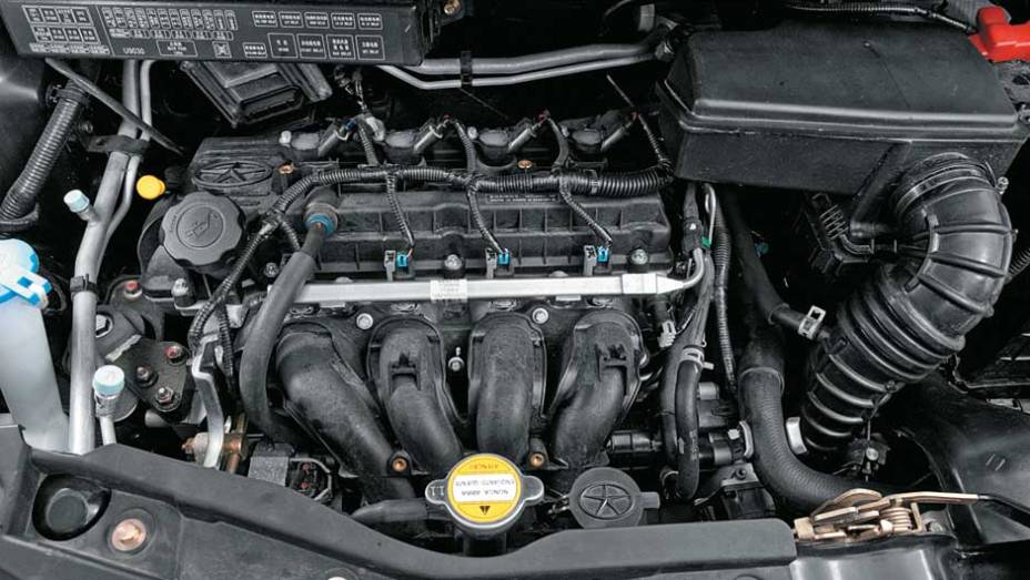 Motor 1.4 &eacute; o mesmo do J3 e bebe gasolina | <a href="https://preprod.quatrorodas.abril.com.br/salao-do-automovel/2012/carros/j2-703930.shtml" rel="migration">Leia mais</a>