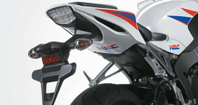 Rabeta fácil de retirar para brincar na pista | <a href="https://preprod.quatrorodas.abril.com.br/moto/testes/honda-cbr-1000-rr-701591.shtml" rel="migration">Leia mais</a> Rabeta fácil de retirar para brincar na pista | <a href="https://preprod.quatrorodas.abril.com.br/moto/testes/honda-cbr-1000-rr-701591.shtml" rel="migration">Leia mais</a>