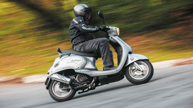 Linhas curvas e formas arredondadas: estilo retrô anos 60 | <a href="https://preprod.quatrorodas.abril.com.br/moto/testes/iros-vintage-150-700576.shtml" rel="migration">Leia mais</a> Linhas curvas e formas arredondadas: estilo retrô anos 60 | <a href="https://preprod.quatrorodas.abril.com.br/moto/testes/iros-vintage-150-700576.shtml" rel="migration">Leia mais</a>