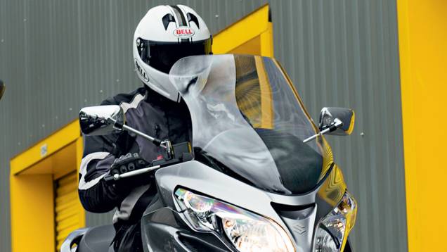 No Suzuki, maior porte e imponência de moto touring | <a href="https://preprod.quatrorodas.abril.com.br/moto/testes/dafra-citicom-300i-x-suzuki-burgman-730676.shtmll" rel="migration">Leia mais</a> No Suzuki, maior porte e imponência de moto touring | <a href="https://preprod.quatrorodas.abril.com.br/moto/testes/dafra-citicom-300i-x-suzuki-burgman-730676.shtmll" rel="migration">Leia mais</a>