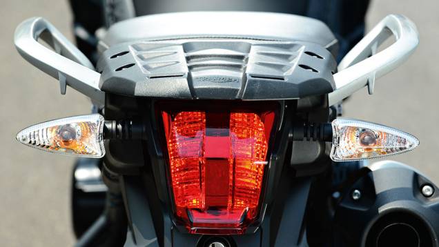 Boas alças e bagageiro forte na moto inglesa | <a href="https://preprod.quatrorodas.abril.com.br/moto/testes/bmw-f-800-gs-x-triumph-tiger-800-xc-741460.shtml" rel="migration">Leia mais</a> Boas alças e bagageiro forte na moto inglesa | <a href="https://preprod.quatrorodas.abril.com.br/moto/testes/bmw-f-800-gs-x-triumph-tiger-800-xc-741460.shtml" rel="migration">Leia mais</a>