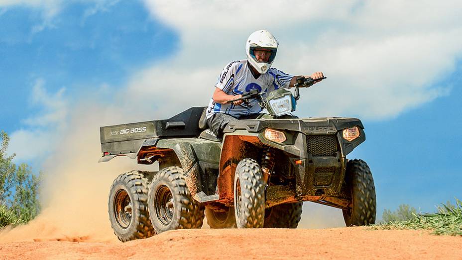 Sportsman 6x6 800: seis rodas tracionando | <a href="https://preprod.quatrorodas.abril.com.br/moto/testes/atv-utv-polaris-2013-742351.shtml" rel="migration">Leia mais</a>