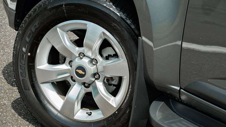 Ambas as vers&otilde;es contam com rodas de liga leve de s&eacute;rie | <a href="https://preprod.quatrorodas.abril.com.br/carros/testes/chevrolet-trailblazer-729755.shtml" rel="migration">Leia mais</a>
