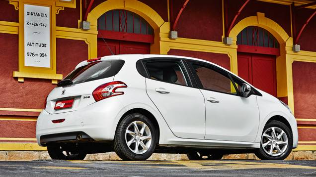 Cheio de bons atributos, hatch faz jus ao legado deixado pelo 206 | <a href="https://preprod.quatrorodas.abril.com.br/carros/comparativos/fiesta-x-208-x-c3-749647.shtml" rel="migration">Leia mais</a> Cheio de bons atributos, hatch faz jus ao legado deixado pelo 206 | <a href="https://preprod.quatrorodas.abril.com.br/carros/comparativos/fiesta-x-208-x-c3-749647.shtml" rel="migration">Leia mais</a>