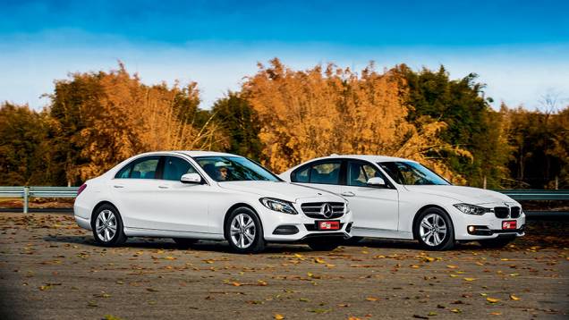 BMW 320i e C 180: em breve, nacionais | <a href="https://preprod.quatrorodas.abril.com.br/carros/comparativos/mercedes-c-180-x-bmw-320i-active-flex-812777.shtml" target="_blank" rel="migration">Leia mais</a> BMW 320i e C 180: em breve, nacionais | <a href="https://preprod.quatrorodas.abril.com.br/carros/comparativos/mercedes-c-180-x-bmw-320i-active-flex-812777.shtml" target="_blank" rel="migration">Leia mais</a>