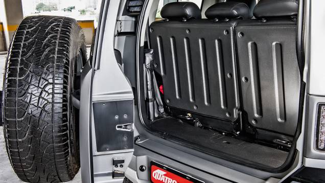 <a href="https://preprod.quatrorodas.abril.com.br//carros/comparativos/troller-t4-x-jeep-renegade-890323.shtml" target="_blank" rel="migration">Leia mais</a> <a href="https://preprod.quatrorodas.abril.com.br//carros/comparativos/troller-t4-x-jeep-renegade-890323.shtml" target="_blank" rel="migration">Leia mais</a>