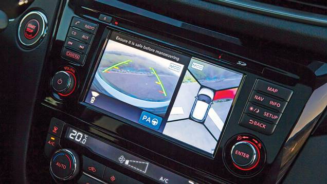Computador de bordo tem tela de 5 polegadas | <a href="https://preprod.quatrorodas.abril.com.br/carros/impressoes/nissan-qashqai-888920.shtml" target="_blank" rel="migration">Leia mais</a> Computador de bordo tem tela de 5 polegadas | <a href="https://preprod.quatrorodas.abril.com.br/carros/impressoes/nissan-qashqai-888920.shtml" target="_blank" rel="migration">Leia mais</a>