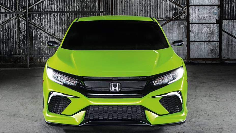 Grandes tomadas de ar dar&atilde;o um visual esportivo ao sed&atilde;. Mas a grade frontal e o para-choque dianteiro ser&atilde;o diferentes dos queforam apresentados no Civic Concept | <a href="https://preprod.quatrorodas.abril.com.br/carros/comparativos/novos-sedas-898860.shtml" rel="migration"></a>