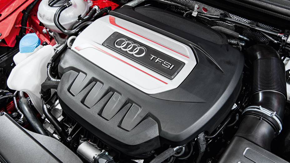 Motor 2.0 de 286 cv | <a href="https://preprod.quatrorodas.abril.com.br/carros/comparativos/audi-s3-x-mercedes-cla-45-amg-898620.shtml" target="_blank" rel="migration">Leia mais</a>