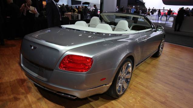 Bentley Continental V8 Conversível Bentley Continental V8 Conversível