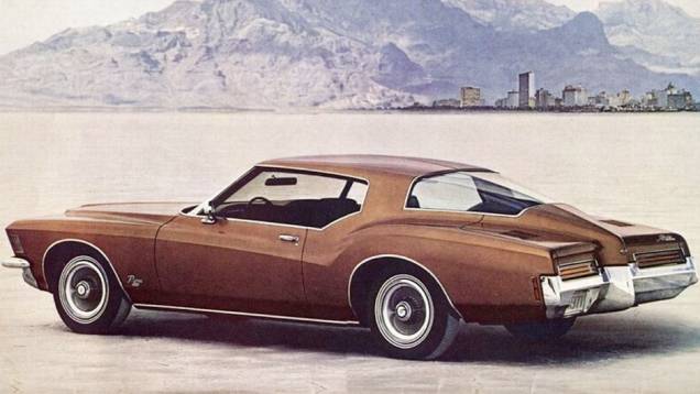 Riveira 1971O desenho fastback do Chevrolet Corvette 1963-1967, com dobras no vidro traseiro, pareceu renascer no Riviera 1971, uma ousadia rara na Buick Riveira 1971O desenho fastback do Chevrolet Corvette 1963-1967, com dobras no vidro traseiro, pareceu renascer no Riviera 1971, uma ousadia rara na Buick