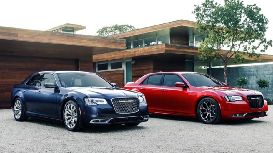 Chrysler 300 modelo 2015 lançado no Salão de Los Angeles | <a href="https://preprod.quatrorodas.abril.com.br/noticias/saloes/losangeles-2014/chrysler-lanca-300-2015-salao-los-angeles-816083.shtml" rel="migration">Leia mais</a>