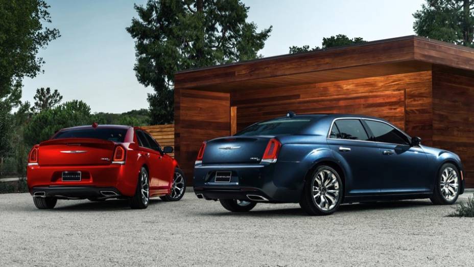 Chrysler 300 modelo 2015 lançado no Salão de Los Angeles | <a href="https://preprod.quatrorodas.abril.com.br/noticias/saloes/losangeles-2014/chrysler-lanca-300-2015-salao-los-angeles-816083.shtml" rel="migration">Leia mais</a>