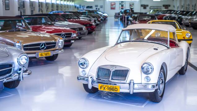 Conversíveis da Mercedes-Benz disputam espaço com outros esportivos europeus Conversíveis da Mercedes-Benz disputam espaço com outros esportivos europeus