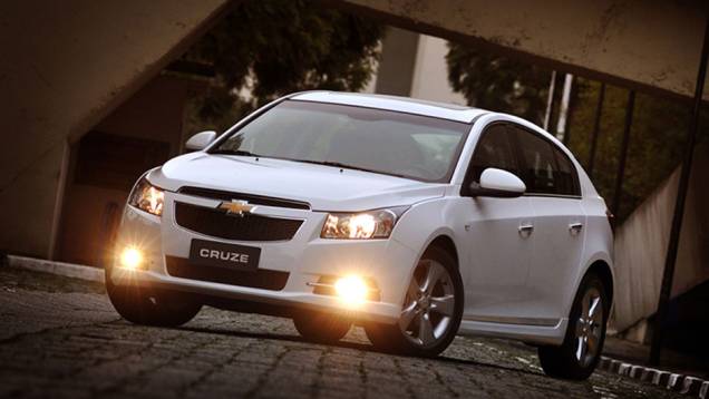 O nome oficial é Cruze Sport6, mas pode chamar de Cruze Hatch que ele atende também | <a href="https://preprod.quatrorodas.abril.com.br/carros/lancamentos/chevrolet-cruze-sport6-681589.shtml" rel="migration">Leia mais</a> O nome oficial é Cruze Sport6, mas pode chamar de Cruze Hatch que ele atende também | <a href="https://preprod.quatrorodas.abril.com.br/carros/lancamentos/chevrolet-cruze-sport6-681589.shtml" rel="migration">Leia mais</a>