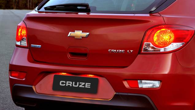 Além da versão topo-de-linha LTZ, o Cruze Sport6 também será oferecido na opção LT | <a href="https://preprod.quatrorodas.abril.com.br/carros/lancamentos/chevrolet-cruze-sport6-681589.shtml" rel="migration">Leia mais</a> Além da versão topo-de-linha LTZ, o Cruze Sport6 também será oferecido na opção LT | <a href="https://preprod.quatrorodas.abril.com.br/carros/lancamentos/chevrolet-cruze-sport6-681589.shtml" rel="migration">Leia mais</a>