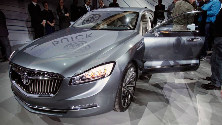 Buick Avenir concept | <a href="https://preprod.quatrorodas.abril.com.br/noticias/saloes/detroit-2015/buick-revela-avenir-concept-824440.shtml" rel="migration">Leia mais</a> | <a href="https://preprod.quatrorodas.abril.com.br/galerias/saloes/detroit-2015/direto-detroit-parte-2-825561.shtml" rel="migration">V</a>