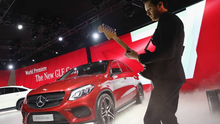 Mercedes-Benz GLE | <a href="https://preprod.quatrorodas.abril.com.br/noticias/saloes/detroit-2015/mercedes-divulga-oficialmente-nova-gle-820013.shtml" rel="migration">Leia mais</a> | <a href="https://preprod.quatrorodas.abril.com.br/galerias/saloes/detroit-2015/direto-detroit-parte-2-825561" rel="migration"></a>