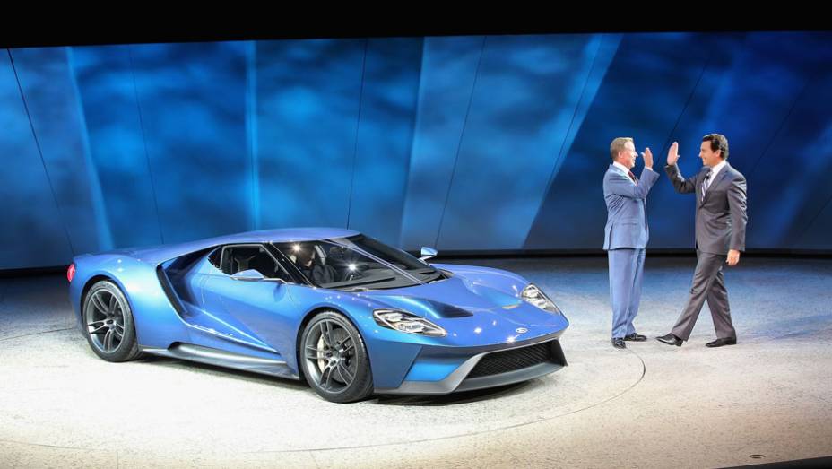 Ford GT concept | <a href="https://preprod.quatrorodas.abril.com.br/noticias/saloes/detroit-2015/ford-gt-concept-mostrado-detroit-824580.shtml" rel="migration">Leia mais</a> | <a href="https://preprod.quatrorodas.abril.com.br/galerias/saloes/detroit-2015/direto-detroit-parte-2-825561.shtml" rel="migration">V</a>