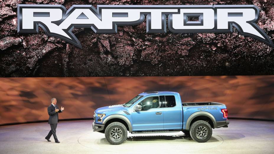 Ford F-150 Raptor | <a href="https://preprod.quatrorodas.abril.com.br/galerias/saloes/detroit-2015/direto-detroit-parte-2-825561.shtml" rel="migration">Veja a segunda parte</a>