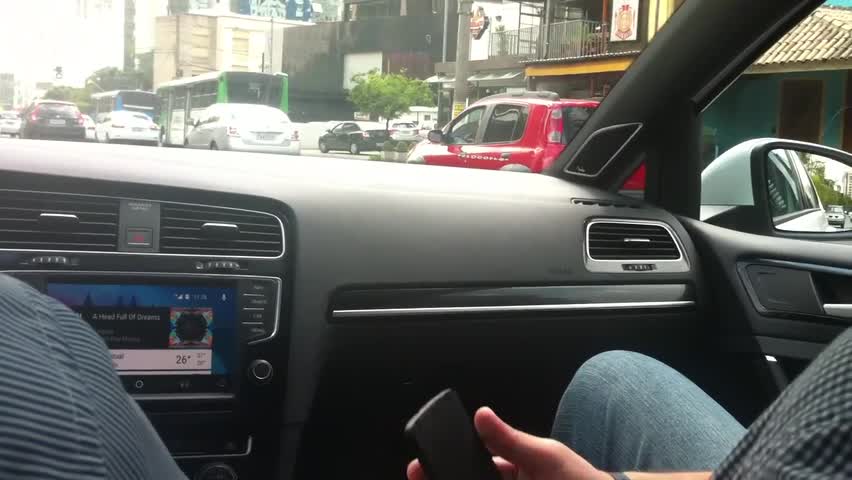 Teste do sistema de conectividade Android Auto